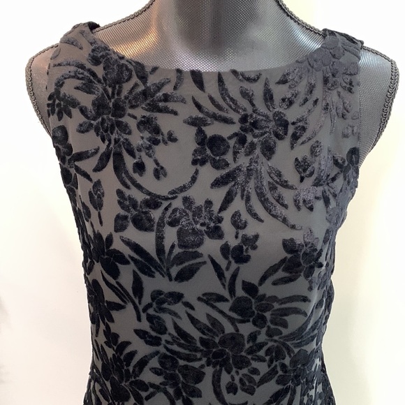 VINTAGE Ann Taylor Black BurnOut Velvet Sleeveless Sheath Cocktail Dress 8P - Picture 2 of 9
